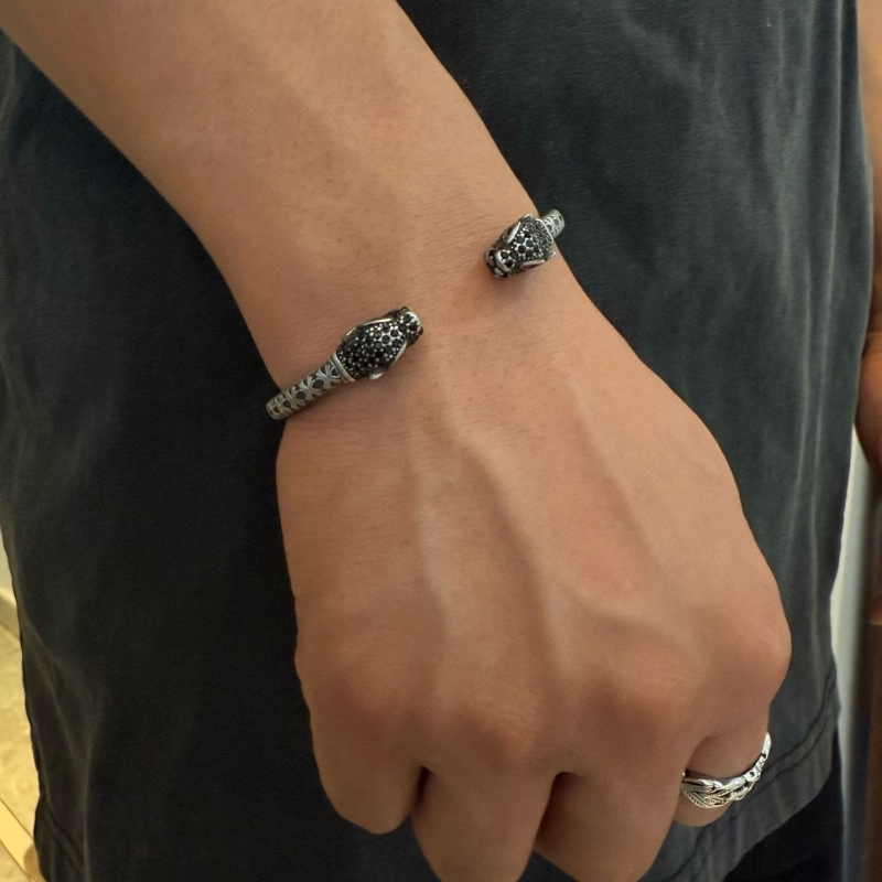 Ch*0me He**ts bracelets